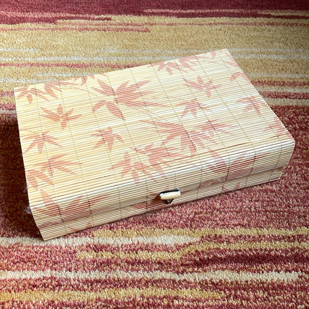 Bamboo slat storage box 11 x 7 x 2-3/4 in - Picture 1 of 5